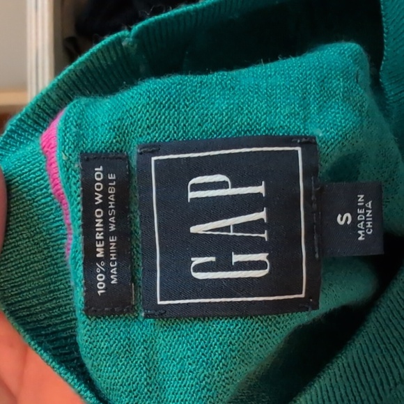 GAP Merino Sweater - Picture 3 of 3